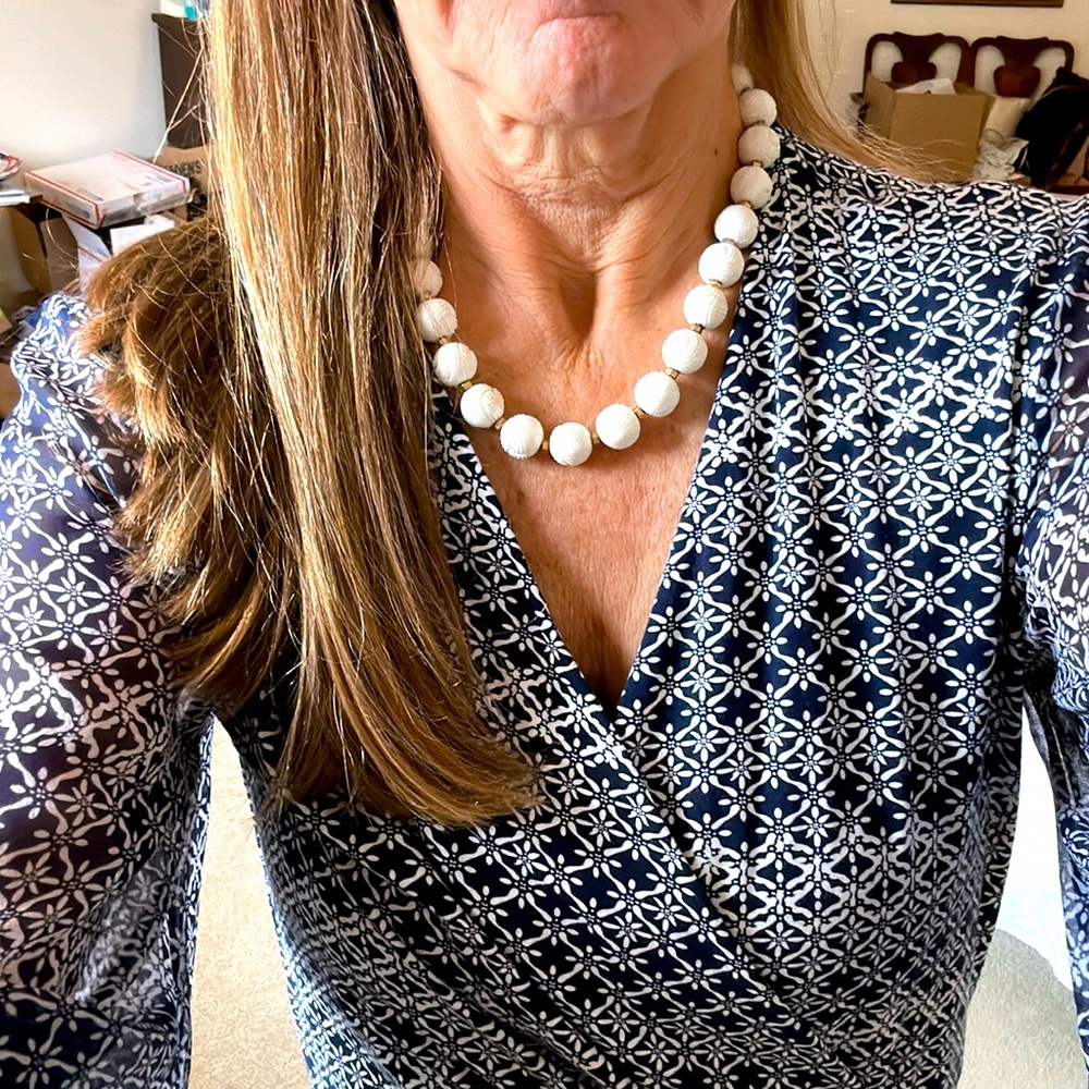 Vintage Monet White Textured Bead Necklace Choker w/Gold Links & Spacers🔥🔥🔥